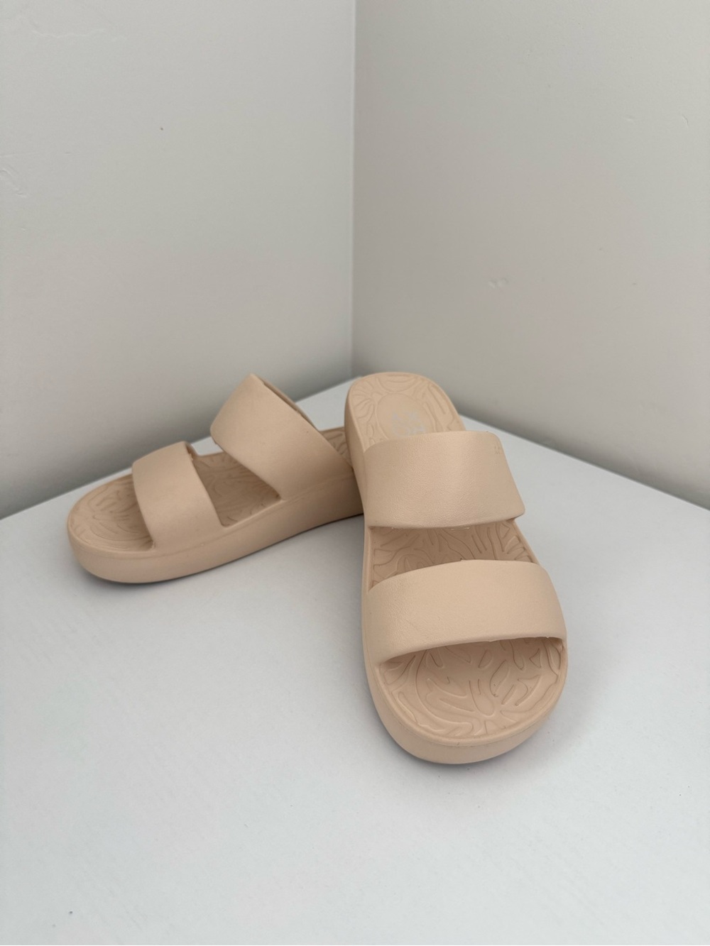 Roxy Slides